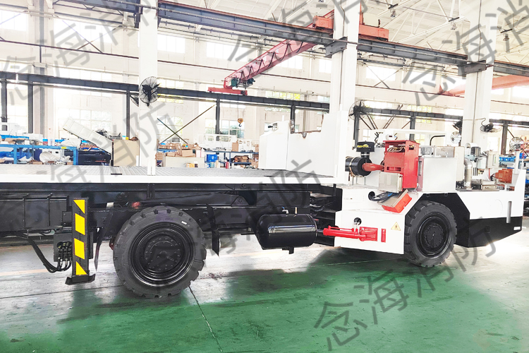 礦用無軌膠輪車水基自動滅火裝置